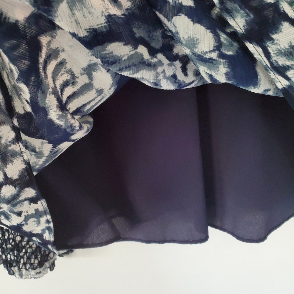 J. CREW XS Shaded Floral Crinkle Chiffon Smocked Top Navy LS Mock Neck Office - Picture 7 of 15